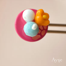 画像をギャラリービューアに読み込む, カラフルフラワーボタンピアス