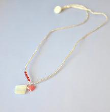 画像をギャラリービューアに読み込む, ホワイトオパールショートネックレス