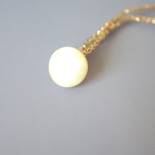 画像をギャラリービューアに読み込む, ホワイトオパールショートネックレス