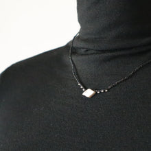 画像をギャラリービューアに読み込む, ダイヤ形パールショートネックレス(blk)