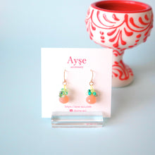 画像をギャラリービューアに読み込む, 極細糸で編んだつぶつぶピアス(ピーチムーンストーン)