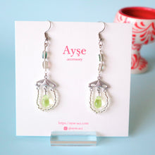 画像をギャラリービューアに読み込む, ウランビーズロングピアス