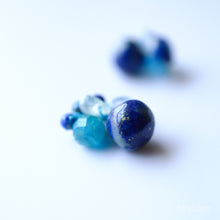 画像をギャラリービューアに読み込む, 極細糸で編んだつぶつぶピアス(ラピスラズリ)