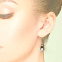 画像をギャラリービューアに読み込む, しましまキューブピアス
