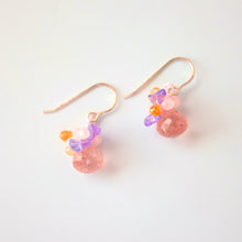 画像をギャラリービューアに読み込む, 極細糸で編んだつぶつぶピアス(ストロベリークォーツ)