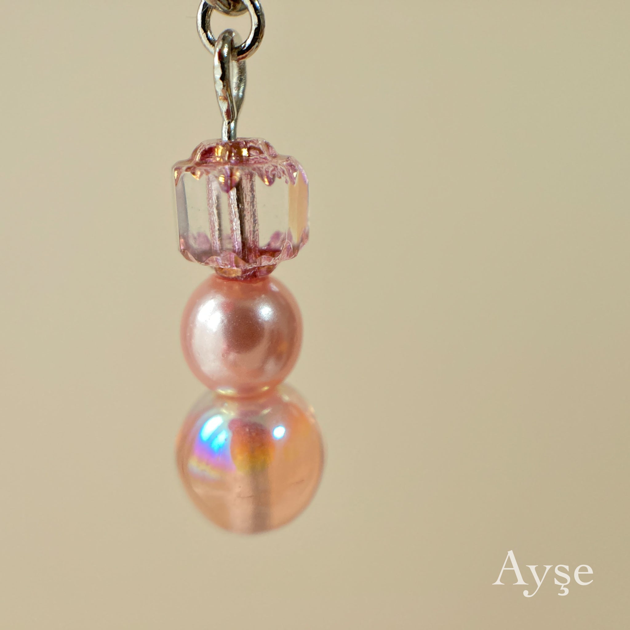 アシンメトリーチェコビーズピアス(pnk) – Ayse.accessory