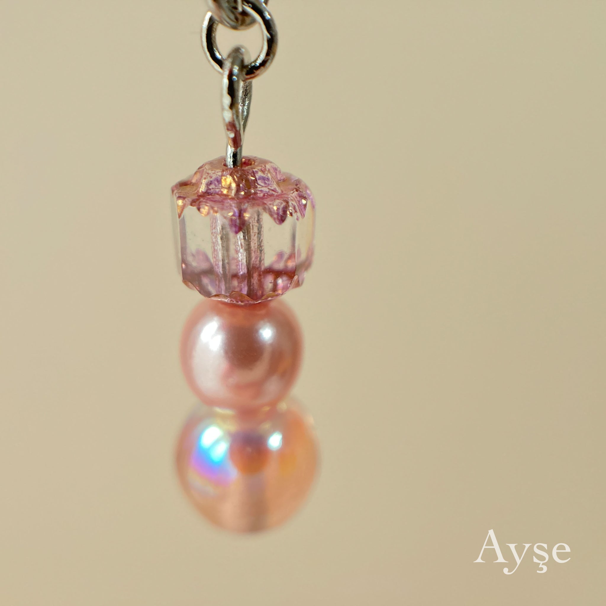 アシンメトリーチェコビーズピアス(pnk) – Ayse.accessory
